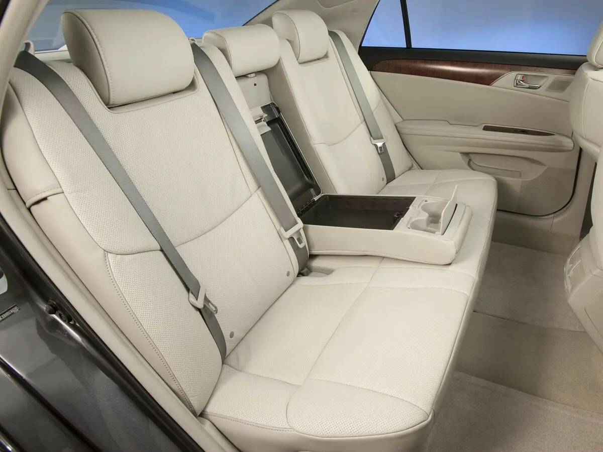 Toyota Avalon III Рестайлинг 2 Седан — фото 9