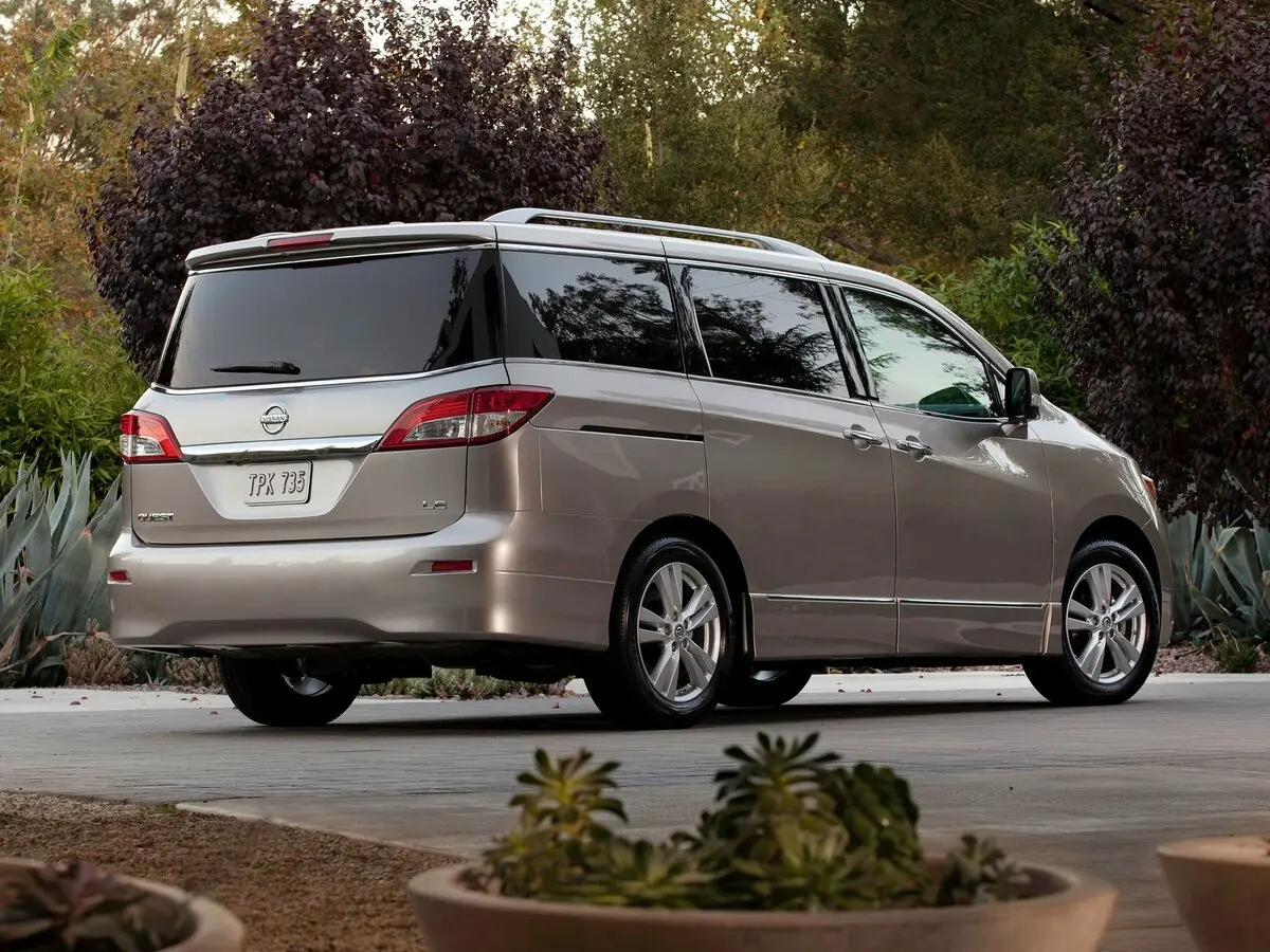 Nissan Quest IV Минивэн — photo 4