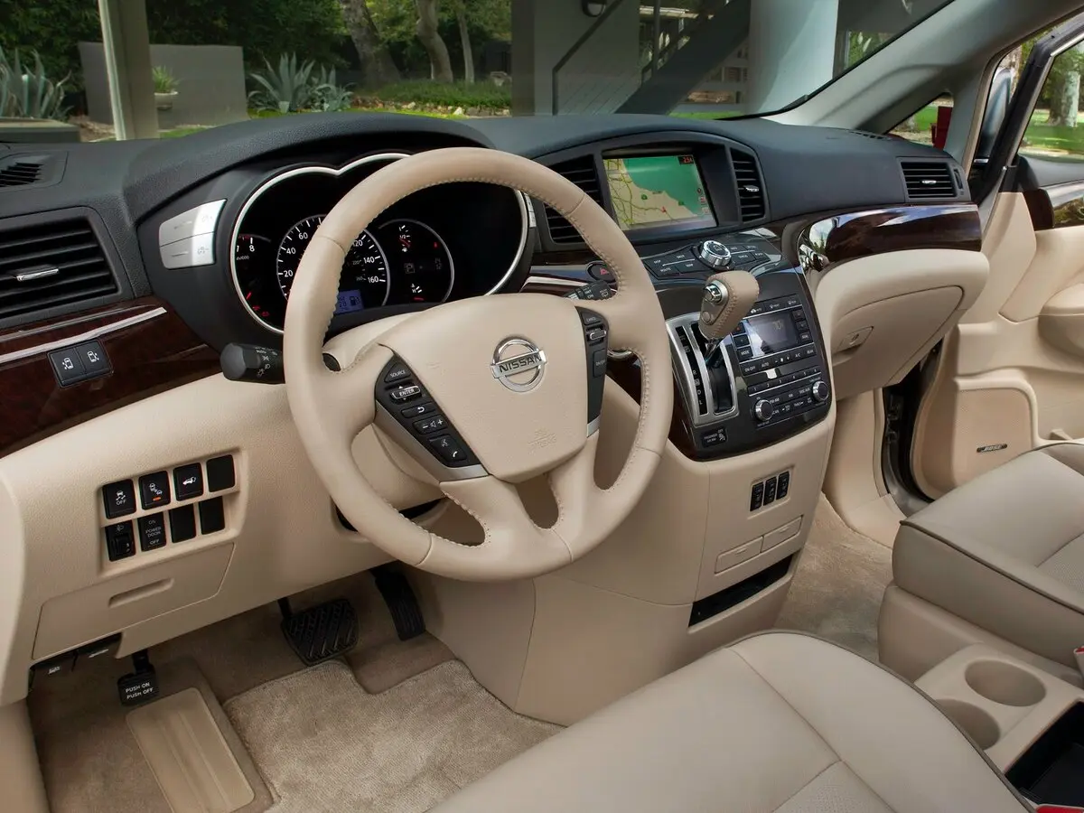 Nissan Quest IV Минивэн — photo 6