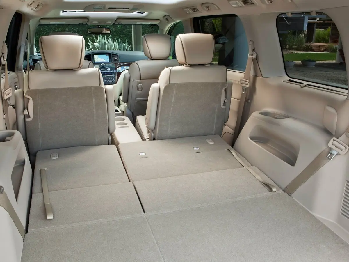 Nissan Quest IV Минивэн — photo 8