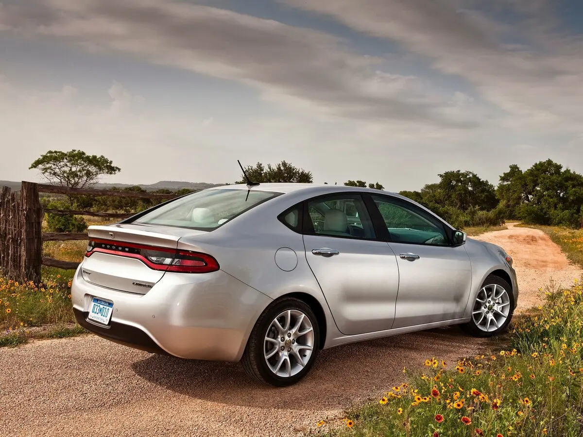 Dodge Dart PF Седан — сүрөт 5