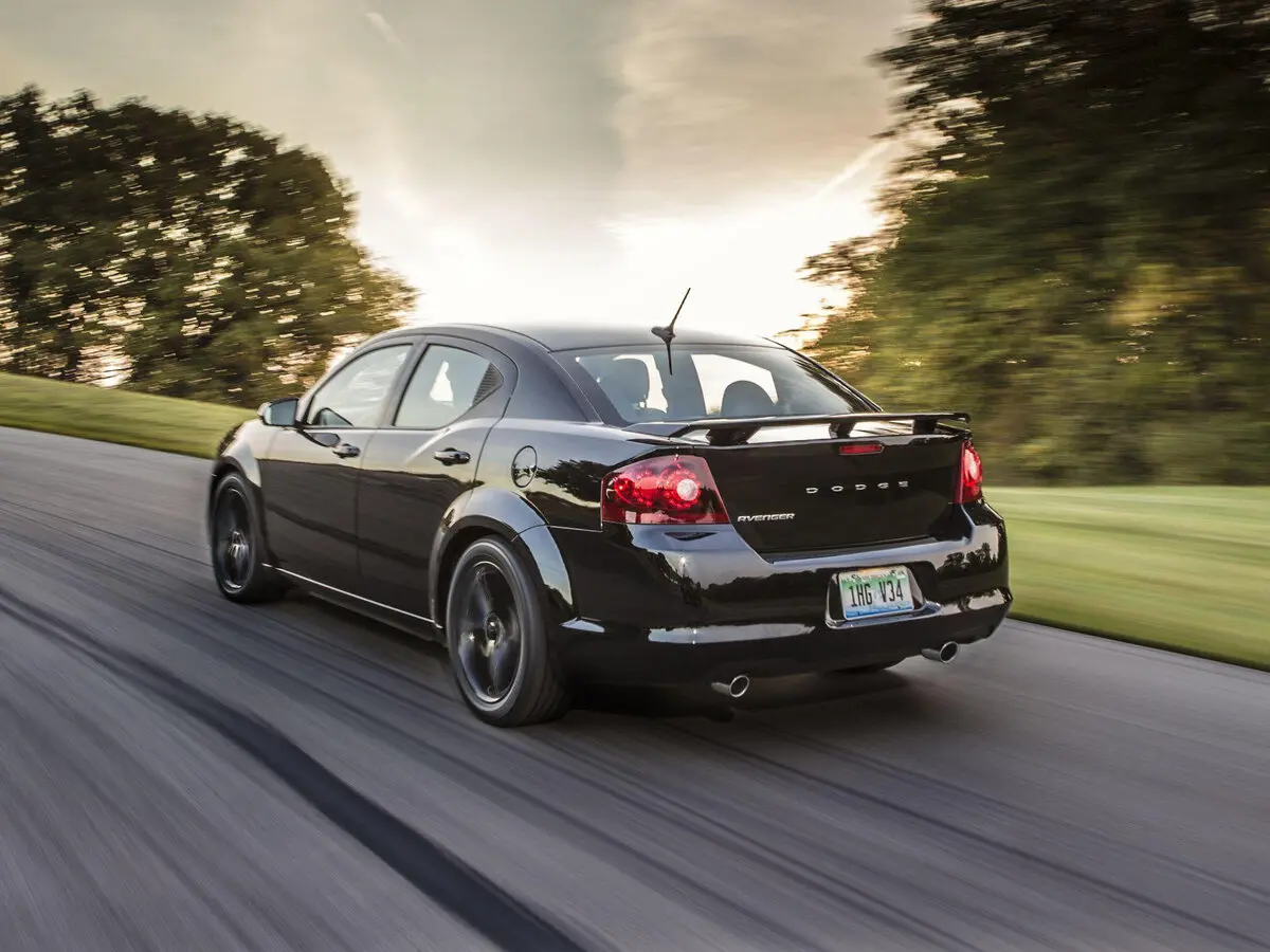 Dodge Avenger II Рестайлинг Седан — сүрөт 4