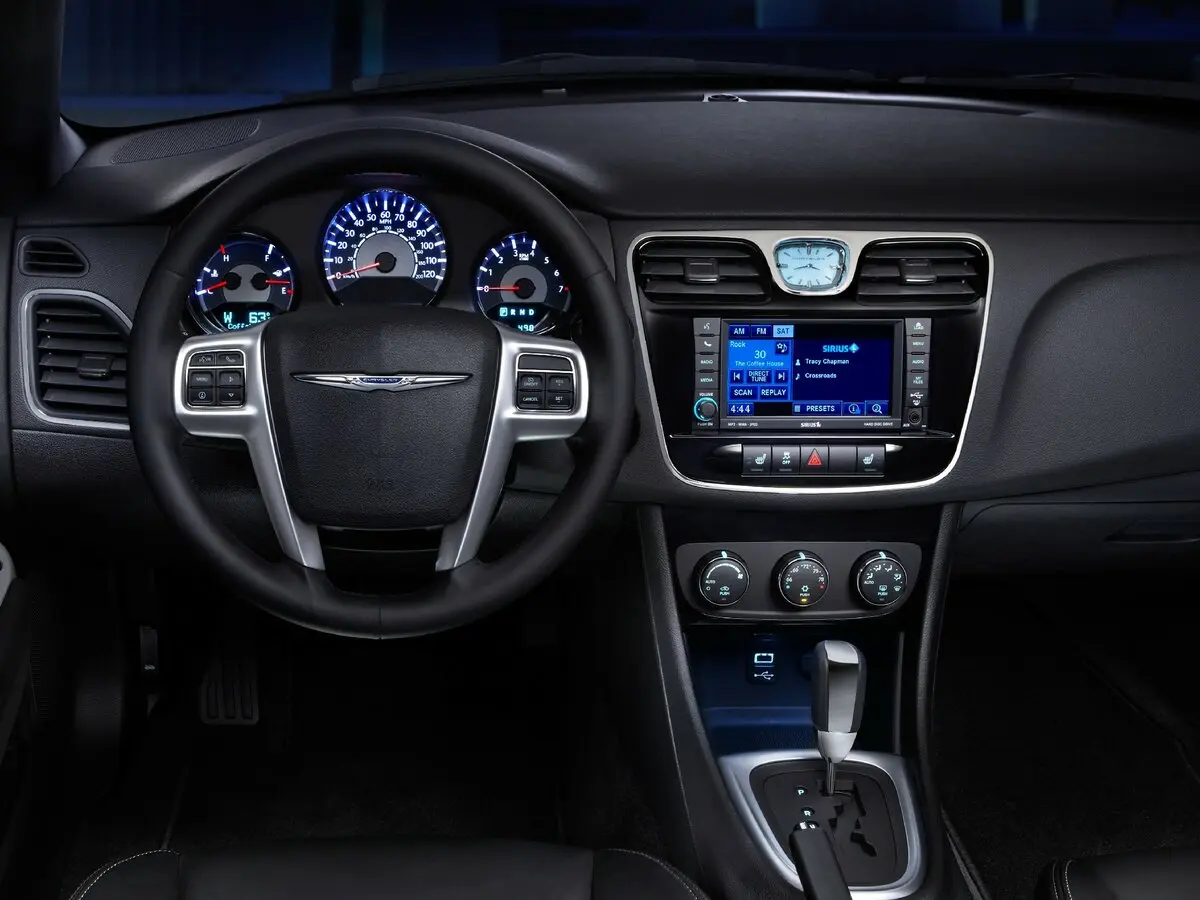 Chrysler 200 I Кабриолет — photo 6