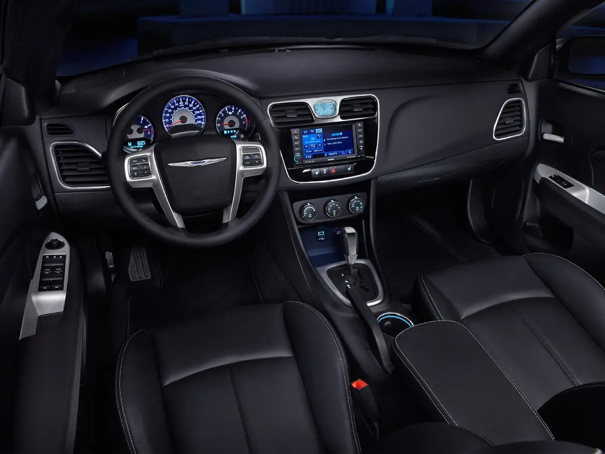 Chrysler 200 I Кабриолет — photo 7