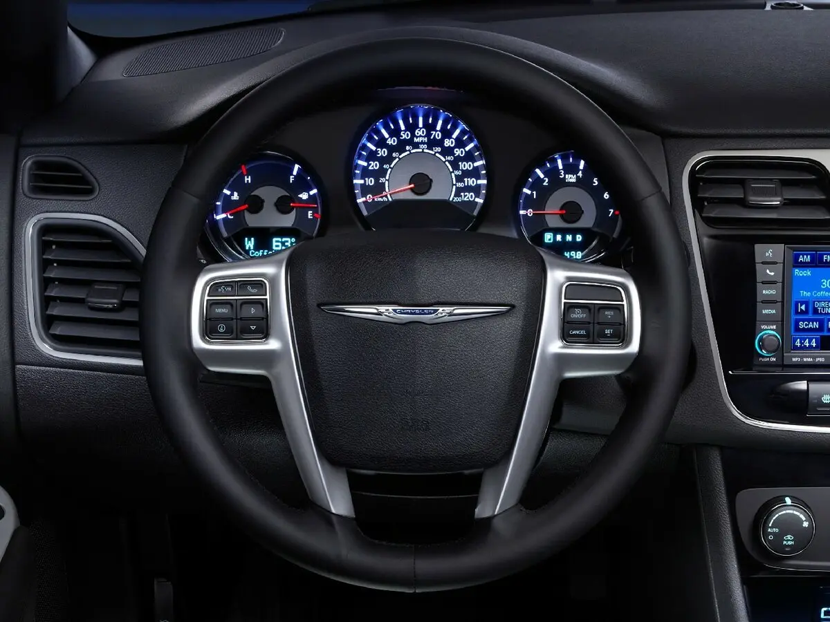 Chrysler 200 I Кабриолет — photo 9