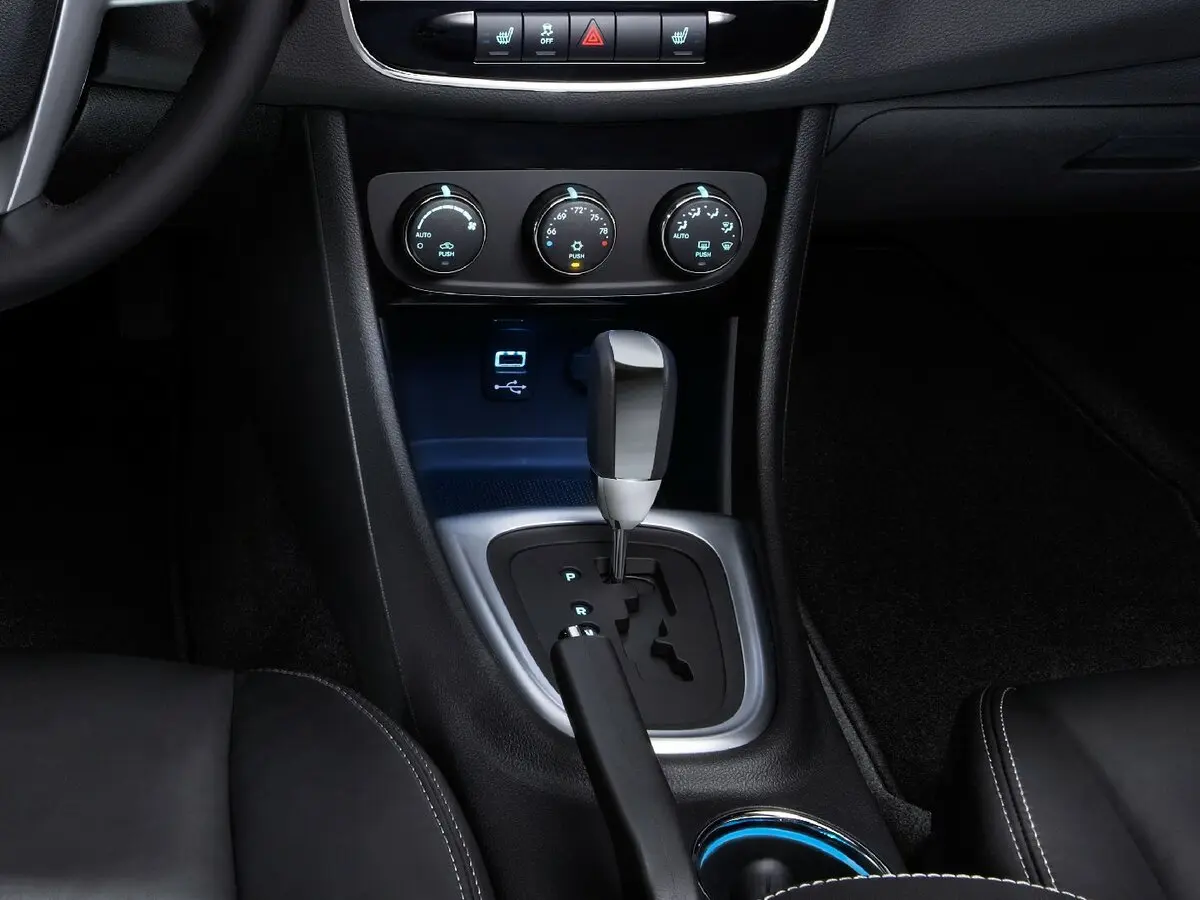 Chrysler 200 I Кабриолет — photo 10