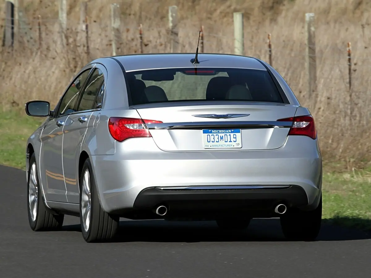 Chrysler 200 I Седан — сүрөт 3