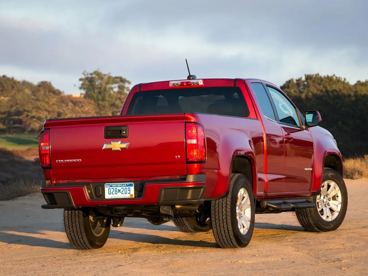 Chevrolet Colorado II Пикап Полуторная кабина Extended Cab — сүрөт 3