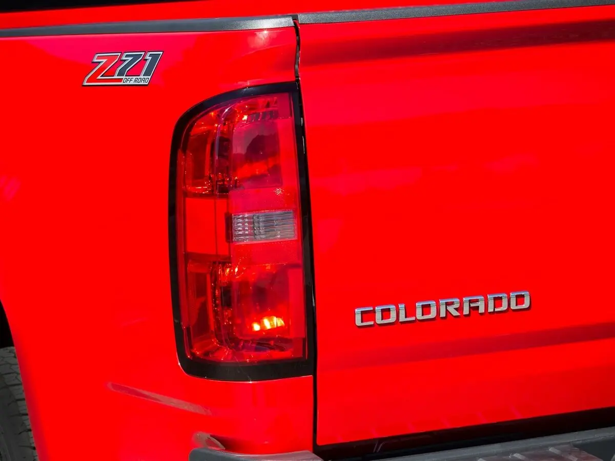 Chevrolet Colorado II Пикап Полуторная кабина Extended Cab — сүрөт 8