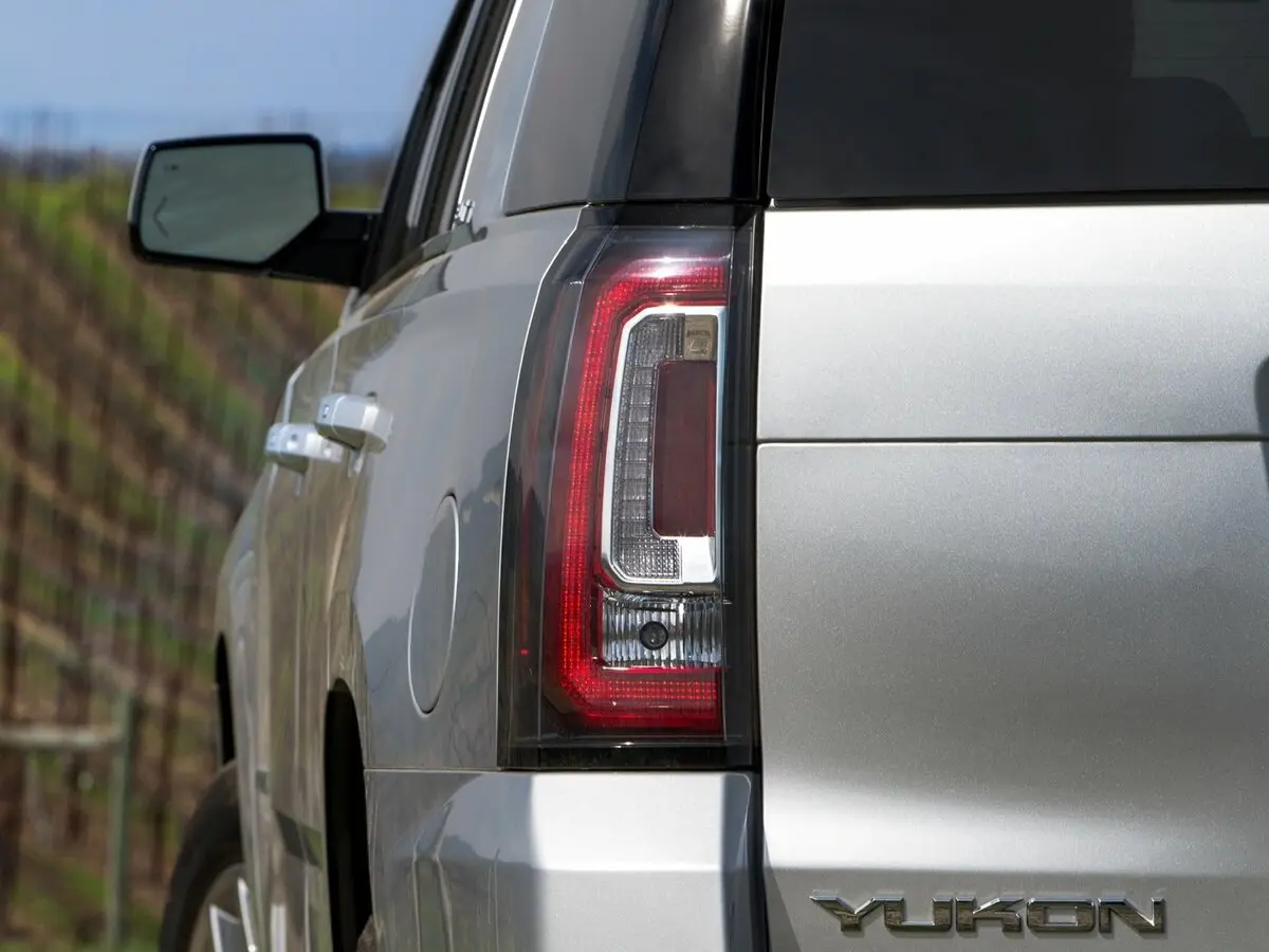 GMC Yukon IV (GMT K2UG) Внедорожник 5 дв. — 照片 12