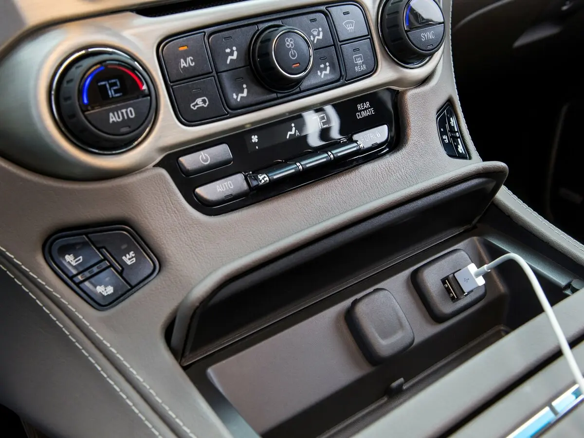 GMC Yukon IV (GMT K2UG) Внедорожник 5 дв. — 照片 13