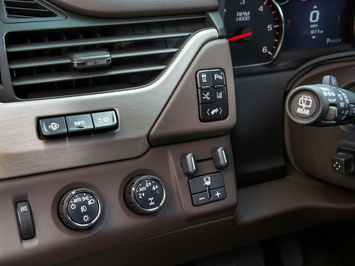 GMC Yukon IV (GMT K2UG) Внедорожник 5 дв. — 照片 14