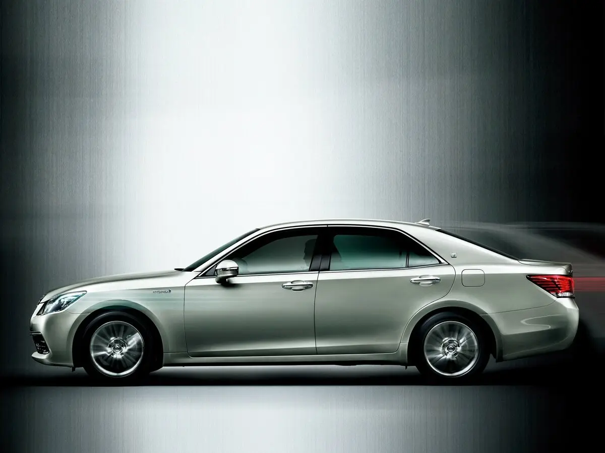 Toyota Crown XIV (S210) Седан — сүрөт 2