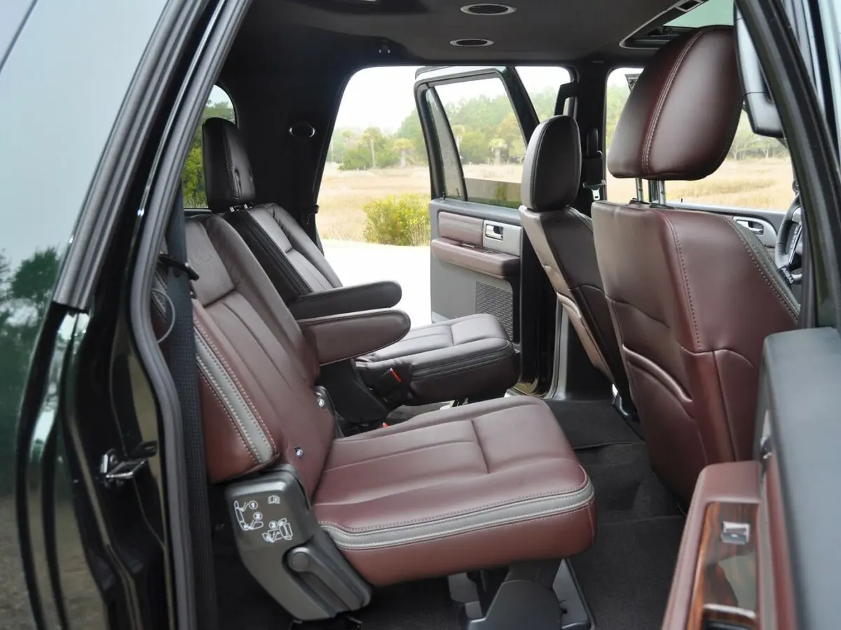 Ford Expedition III Рестайлинг Внедорожник 5 дв. — сүрөт 10