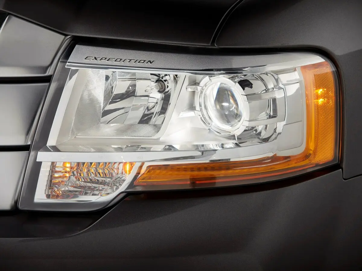 Ford Expedition III Рестайлинг Внедорожник 5 дв. — сүрөт 15