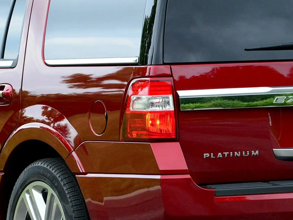 Ford Expedition III Рестайлинг Внедорожник 5 дв. — сүрөт 16