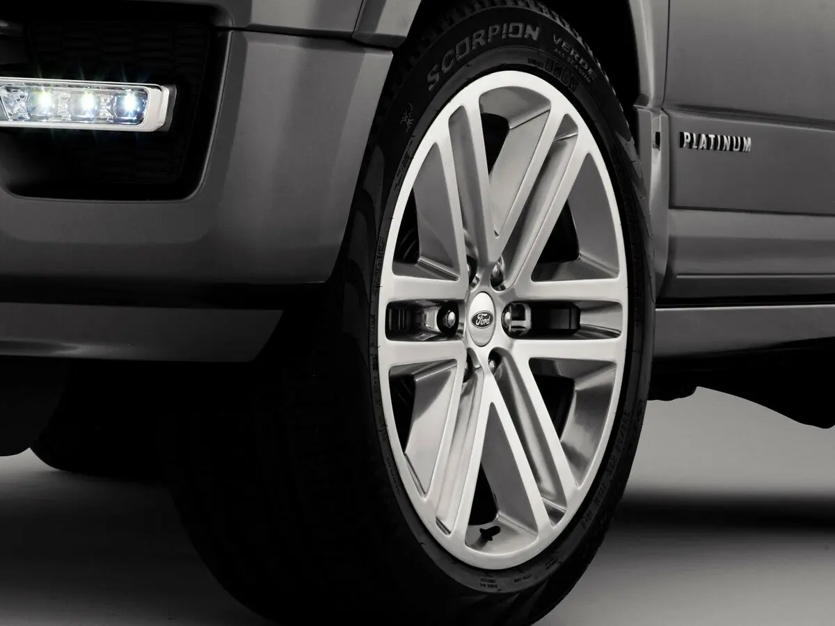Ford Expedition III Рестайлинг Внедорожник 5 дв. — сүрөт 17