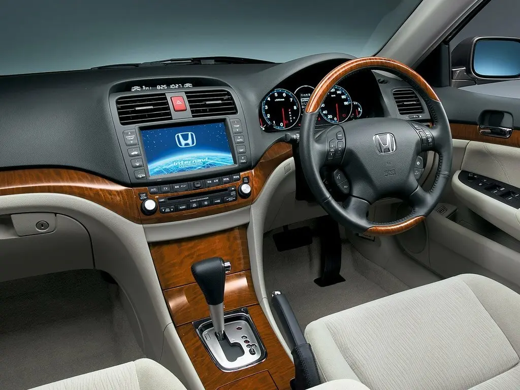 Honda Inspire IV Рестайлинг Седан — фото 3
