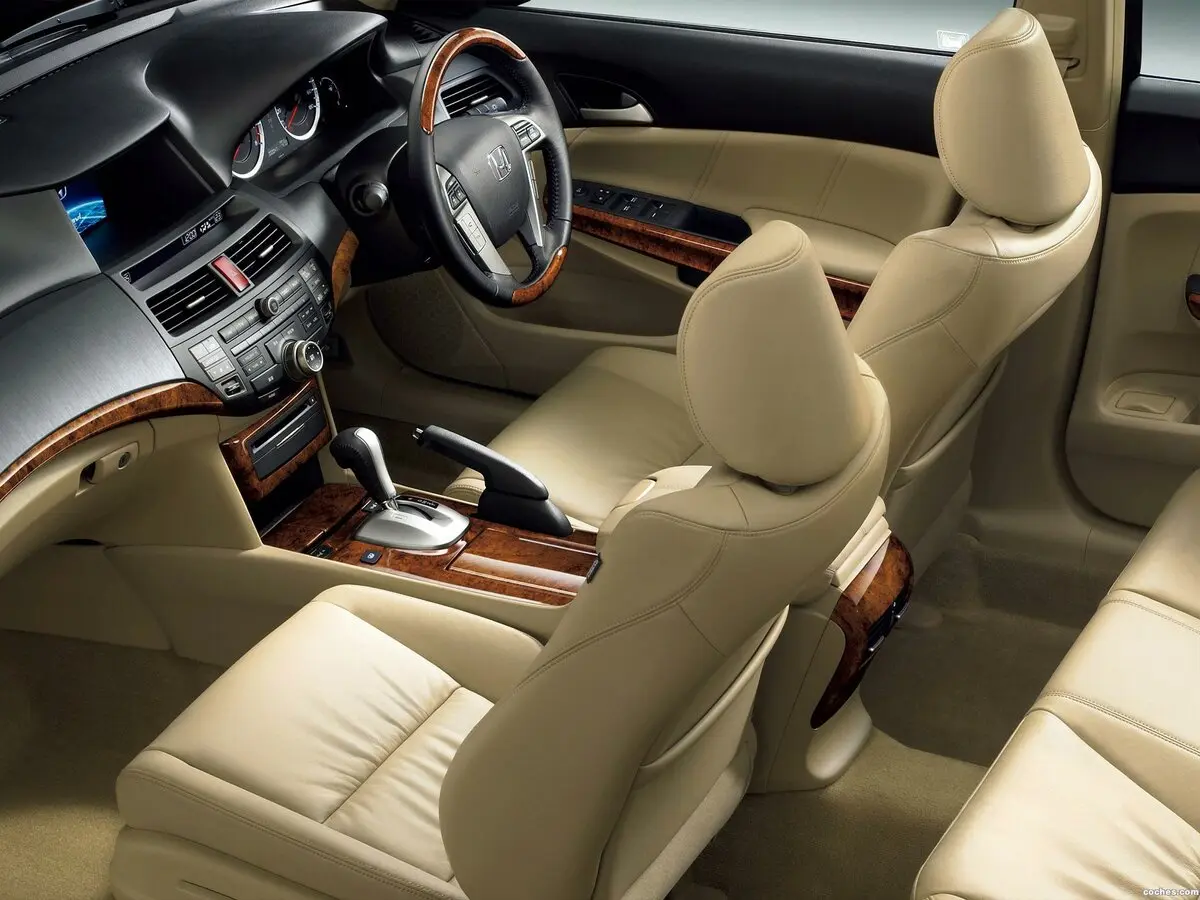 Honda Inspire V Рестайлинг Седан — фото 5