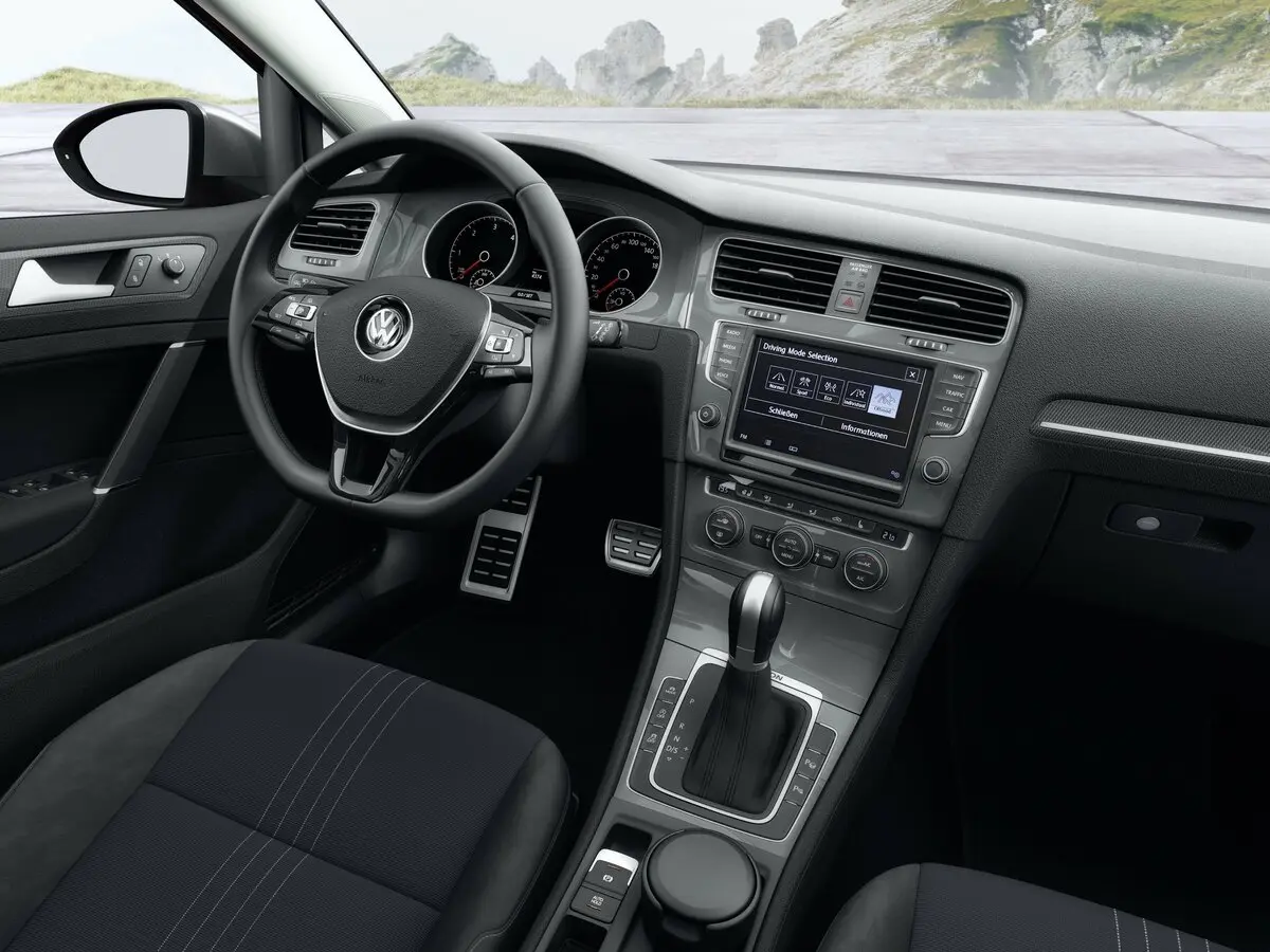 Volkswagen Golf VII Универсал 5 дв. Alltrack — фото 7