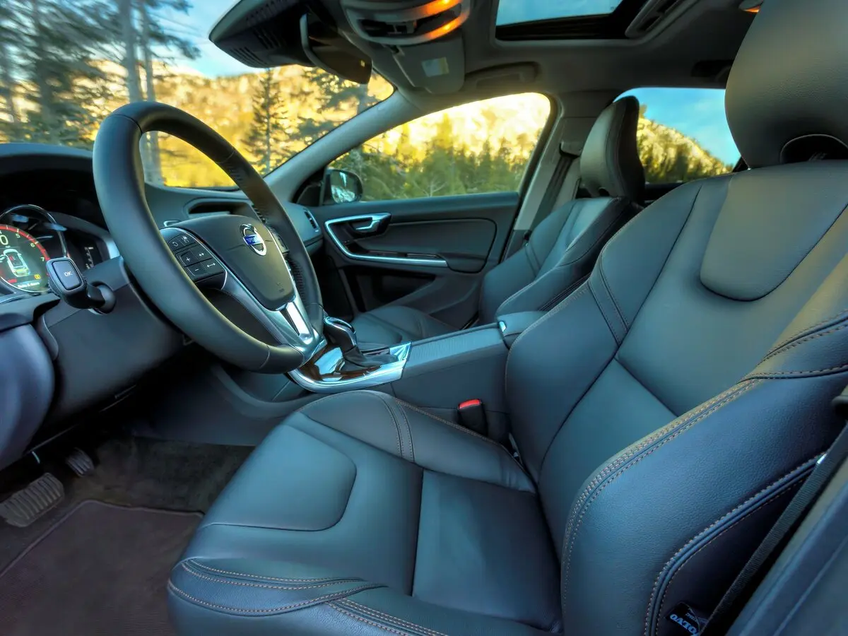 Volvo V60 Cross Country I Универсал 5 дв. — 照片 7