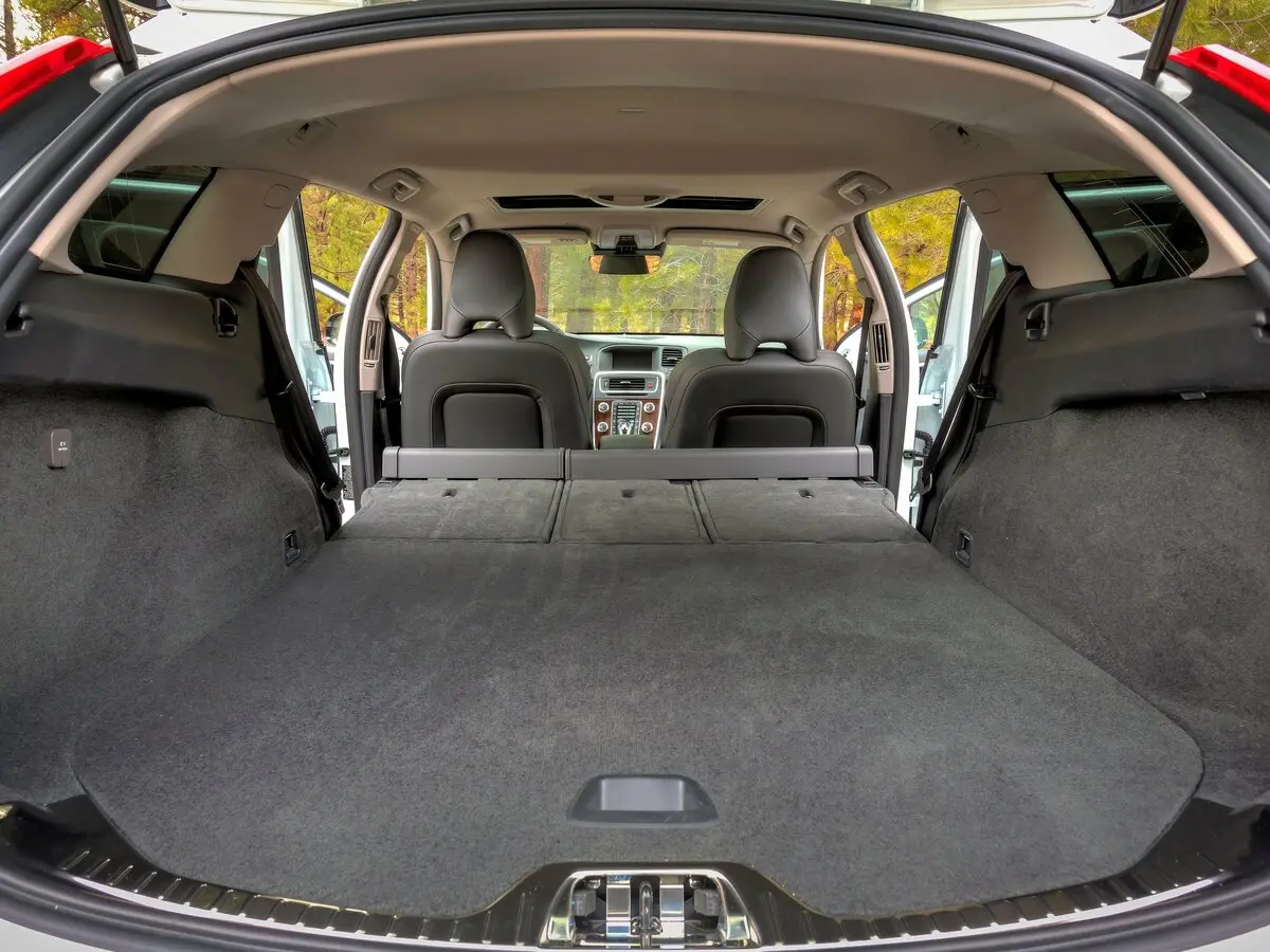 Volvo V60 Cross Country I Универсал 5 дв. — 照片 9
