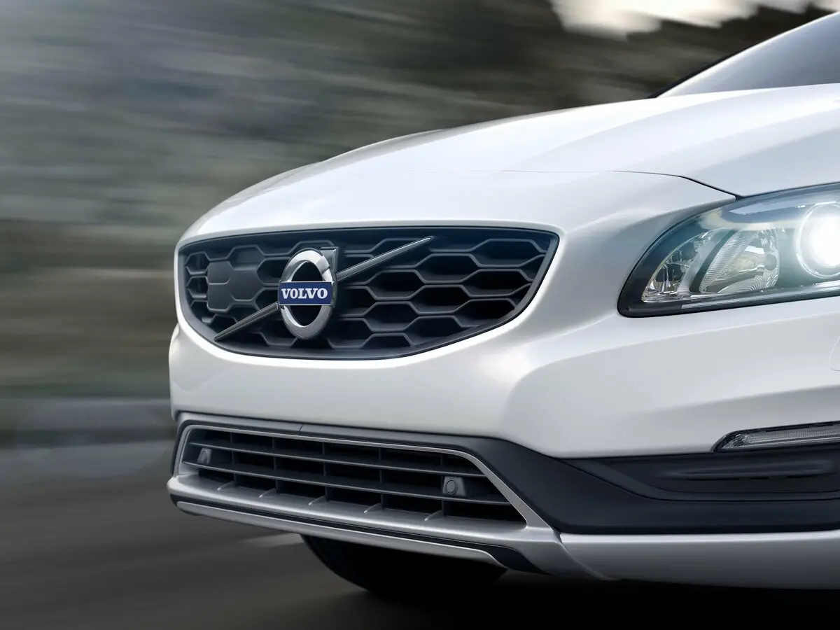 Volvo V60 Cross Country I Универсал 5 дв. — 照片 12