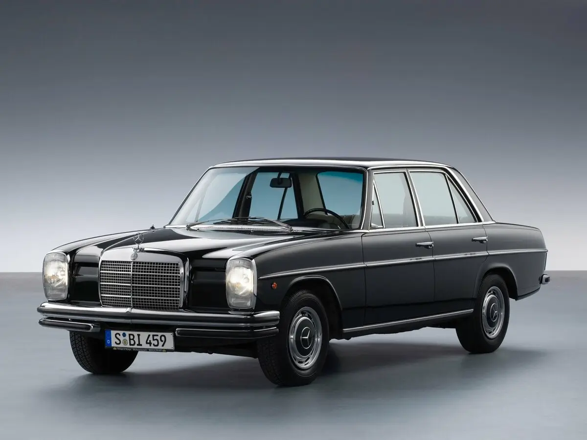 Mercedes-Benz W114 1968 – 1977 Седан