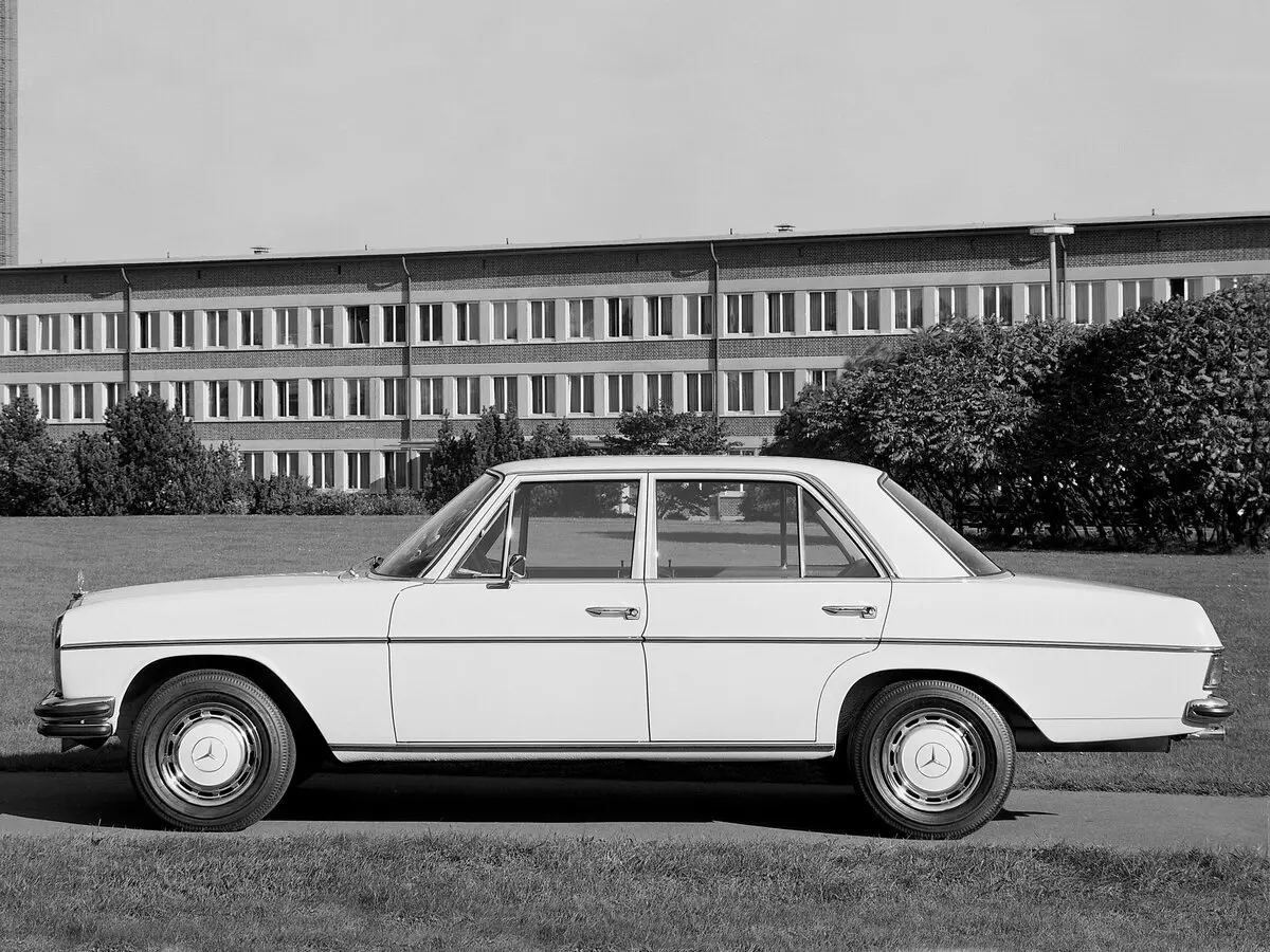 Mercedes-Benz W114 1968 – 1977 Седан — сүрөт 2
