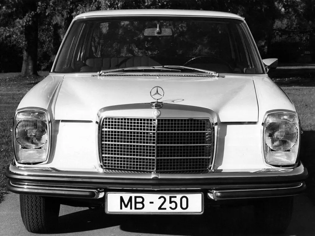 Mercedes-Benz W114 1968 – 1977 Седан — сүрөт 3