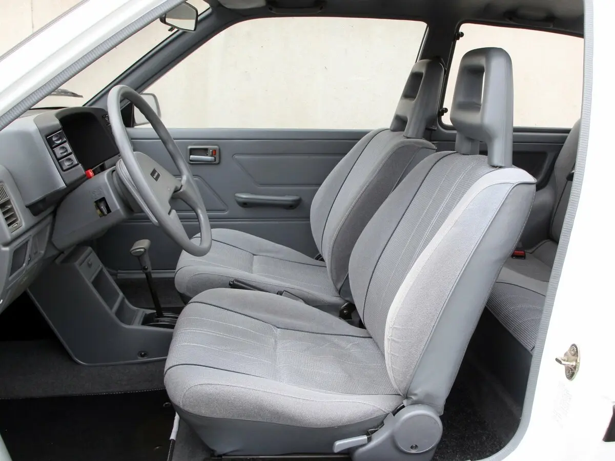 Suzuki Swift I Хэтчбек 3 дв. — сүрөт 5