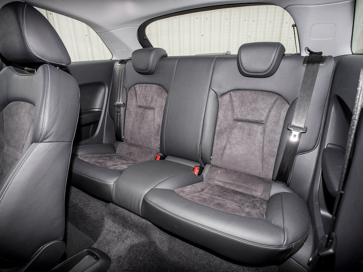 Audi A1 I (8X) Рестайлинг Хэтчбек 3 дв.