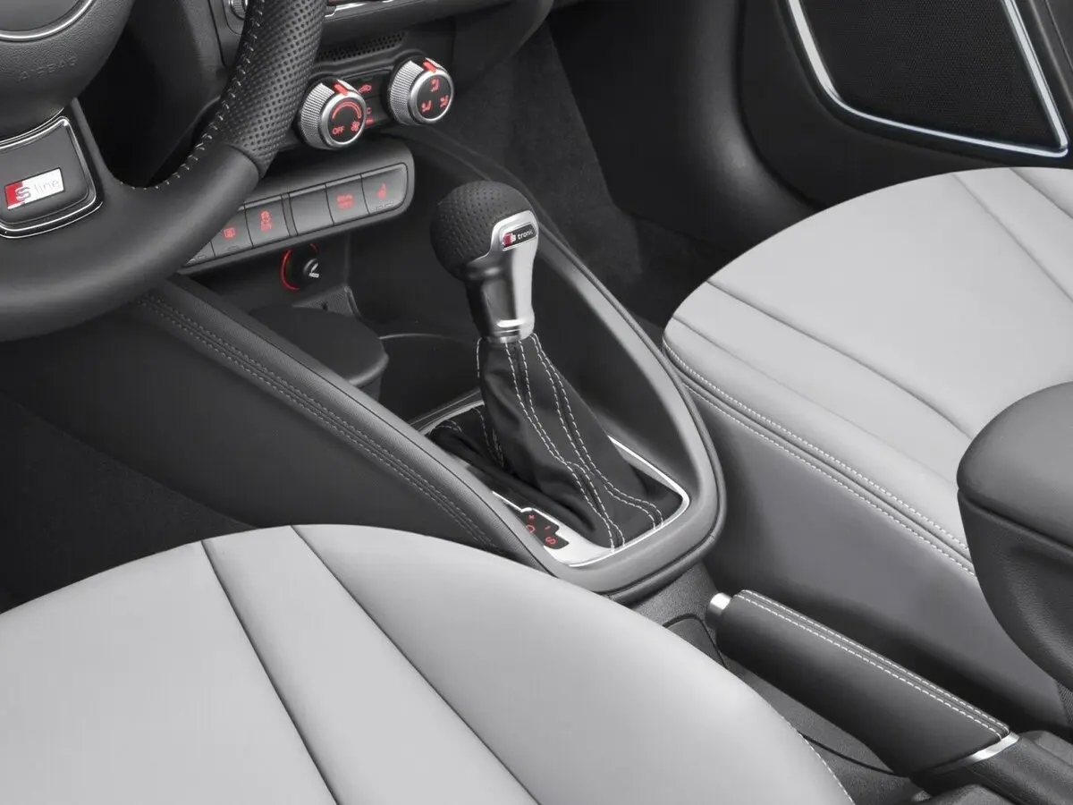 Audi A1 I (8X) Рестайлинг Хэтчбек 3 дв. — сүрөт 12
