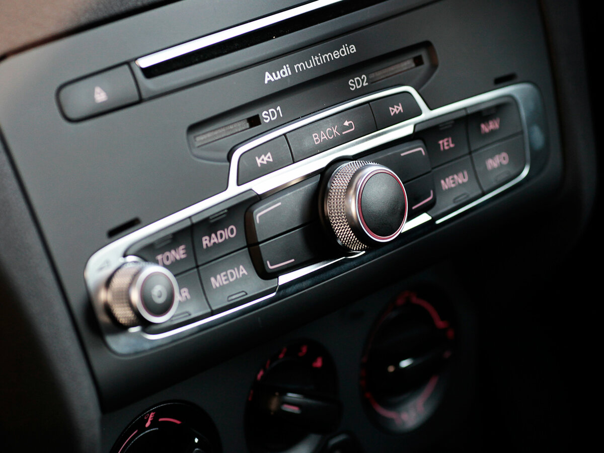 Audi A1 I (8X) Рестайлинг Хэтчбек 3 дв.