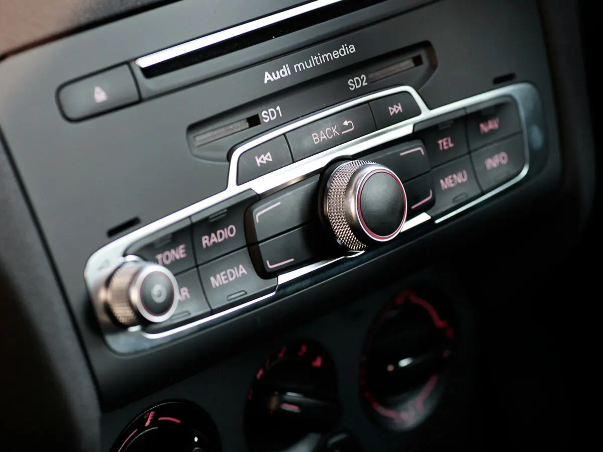 Audi A1 I (8X) Рестайлинг Хэтчбек 3 дв. — сүрөт 18