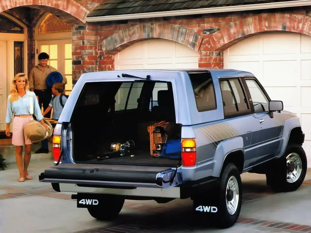 Toyota 4Runner I Внедорожник 3 дв. — фото 6