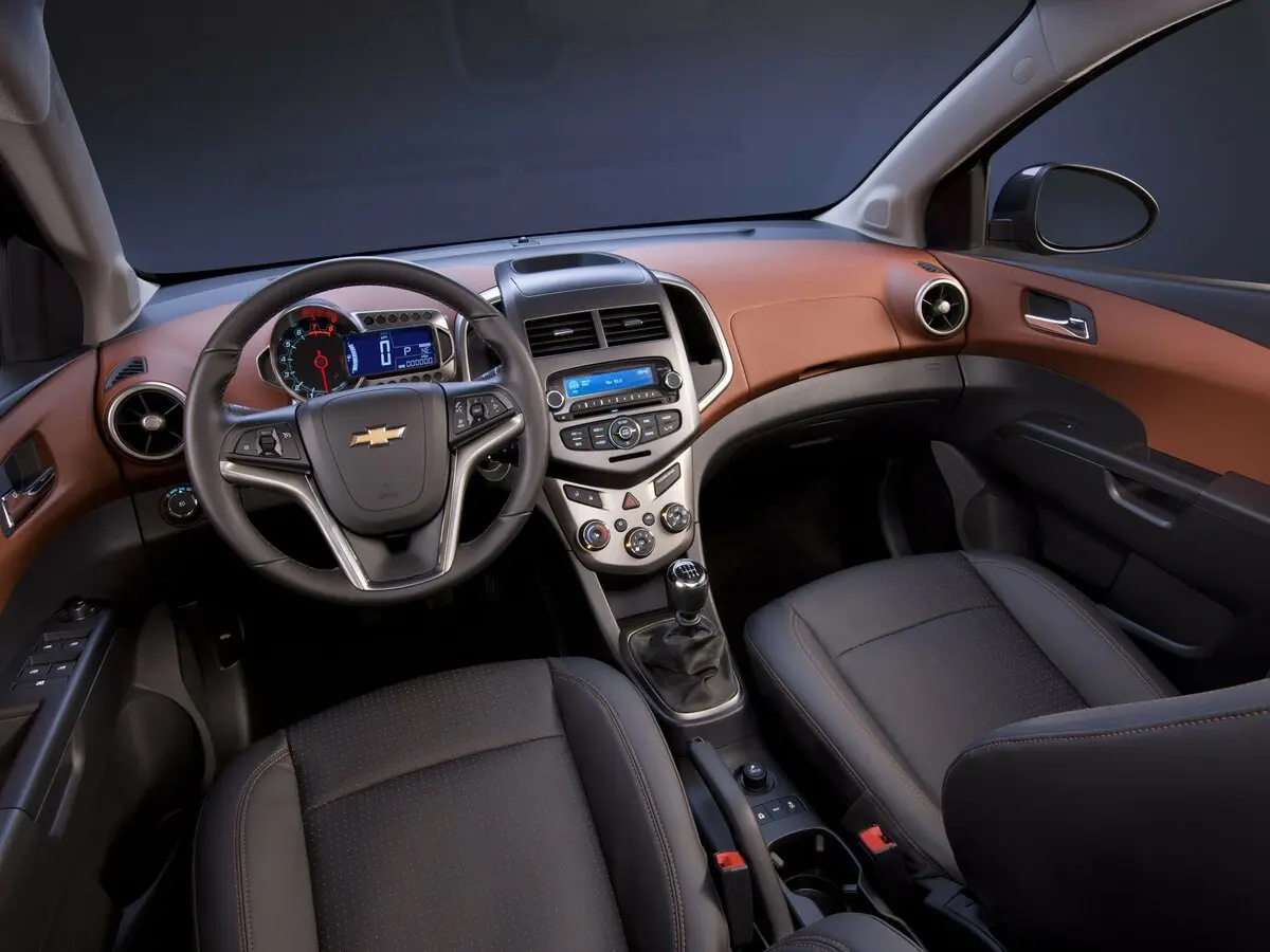 Chevrolet Sonic I Седан — photo 5