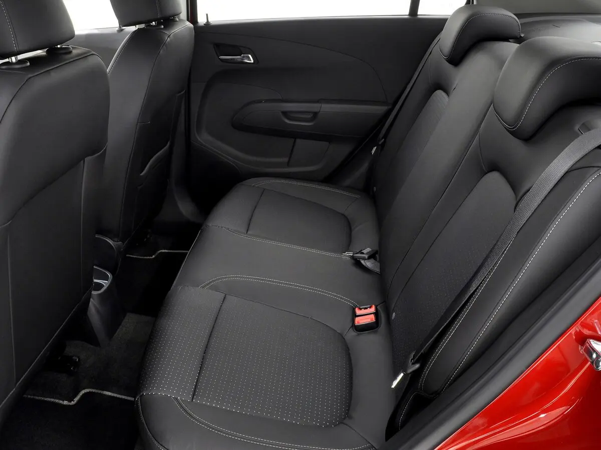 Chevrolet Sonic I Седан — photo 9