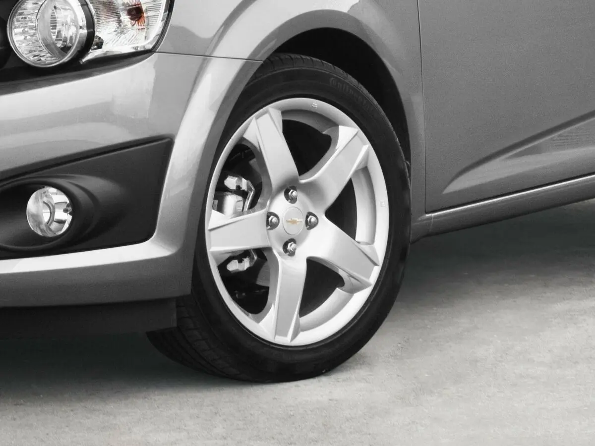 Chevrolet Sonic I Седан — photo 14