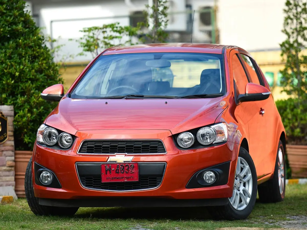 Chevrolet Sonic I Хэтчбек 5 дв. — сүрөт 3