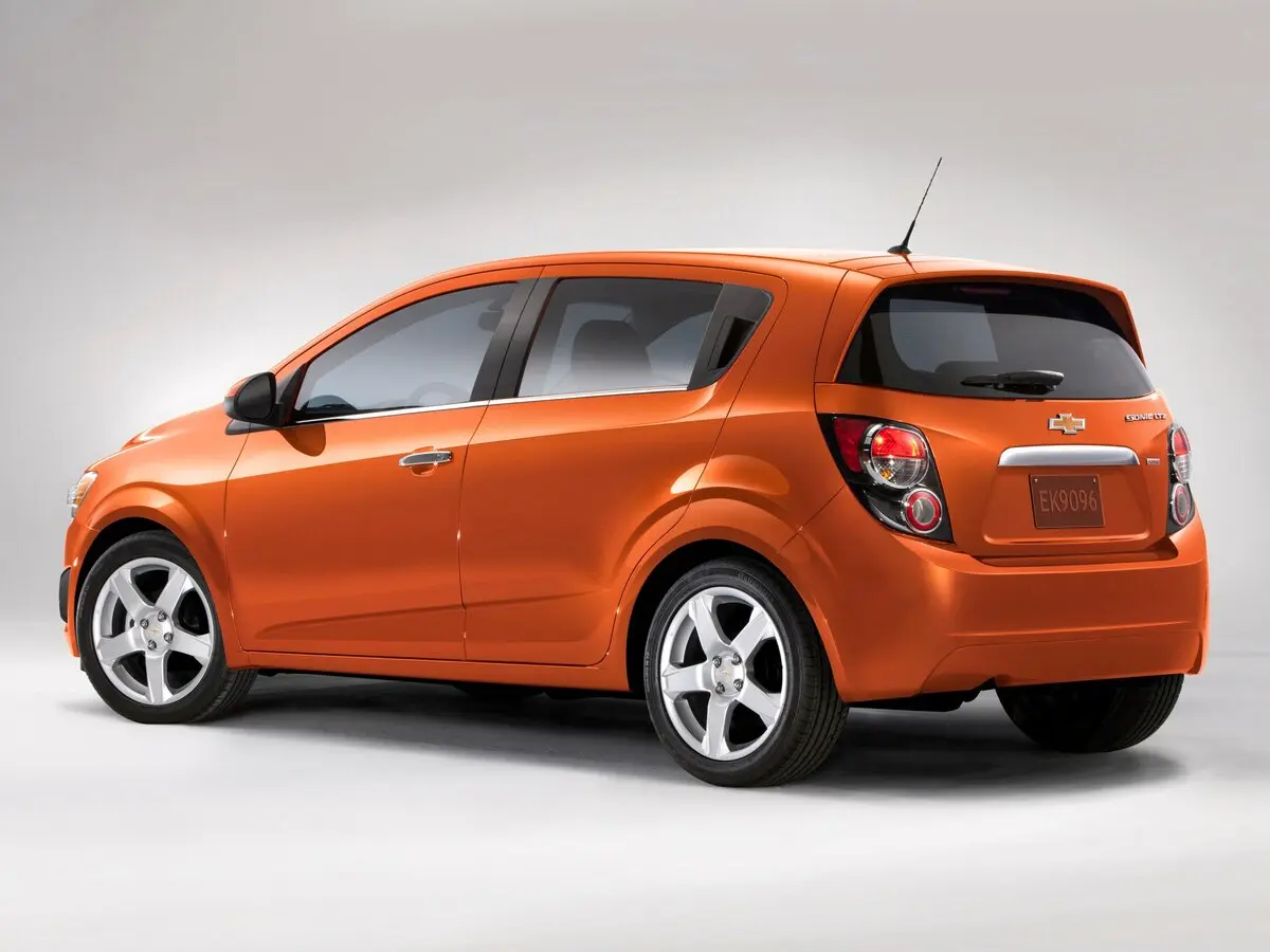 Chevrolet Sonic I Хэтчбек 5 дв. — сүрөт 4