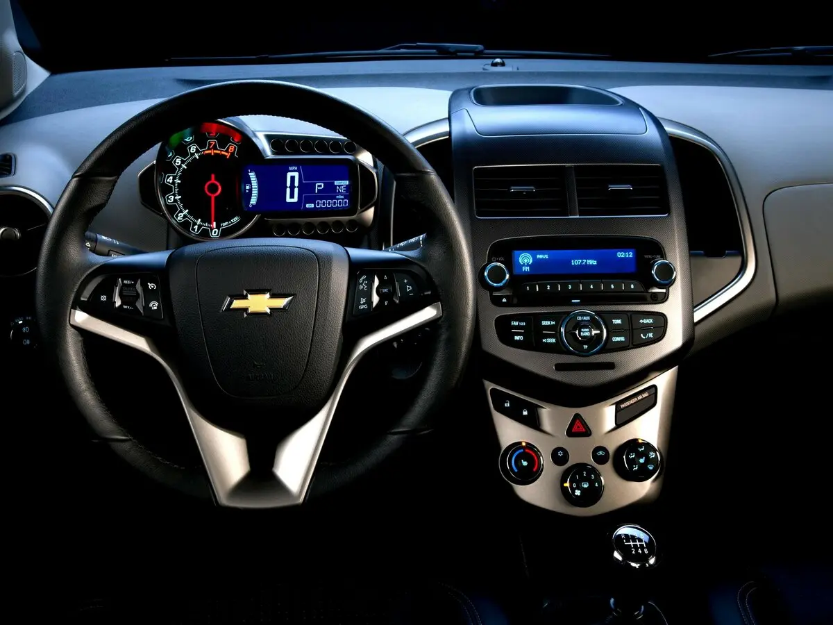 Chevrolet Sonic I Хэтчбек 5 дв. — сүрөт 5