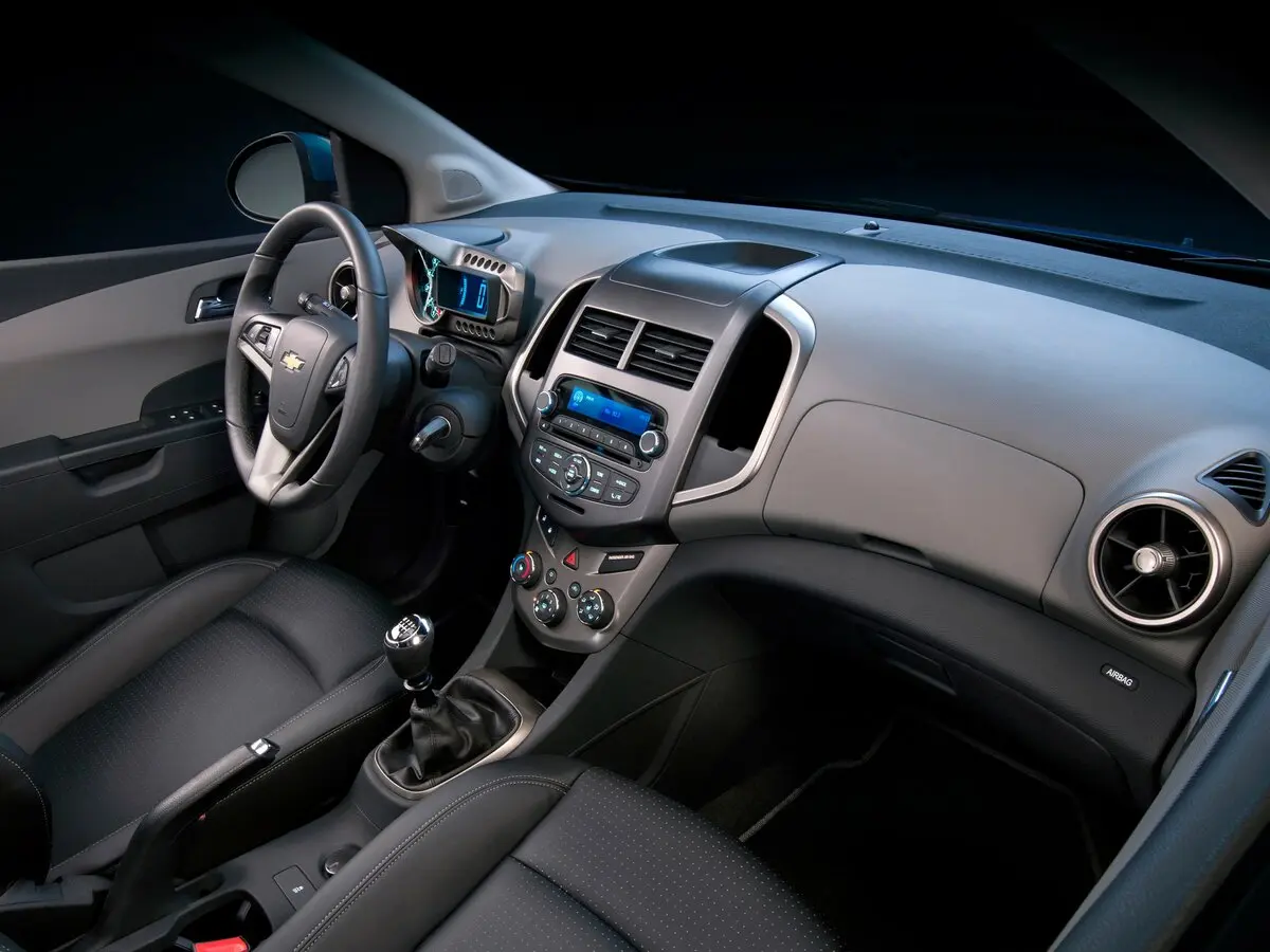 Chevrolet Sonic I Хэтчбек 5 дв. — сүрөт 6