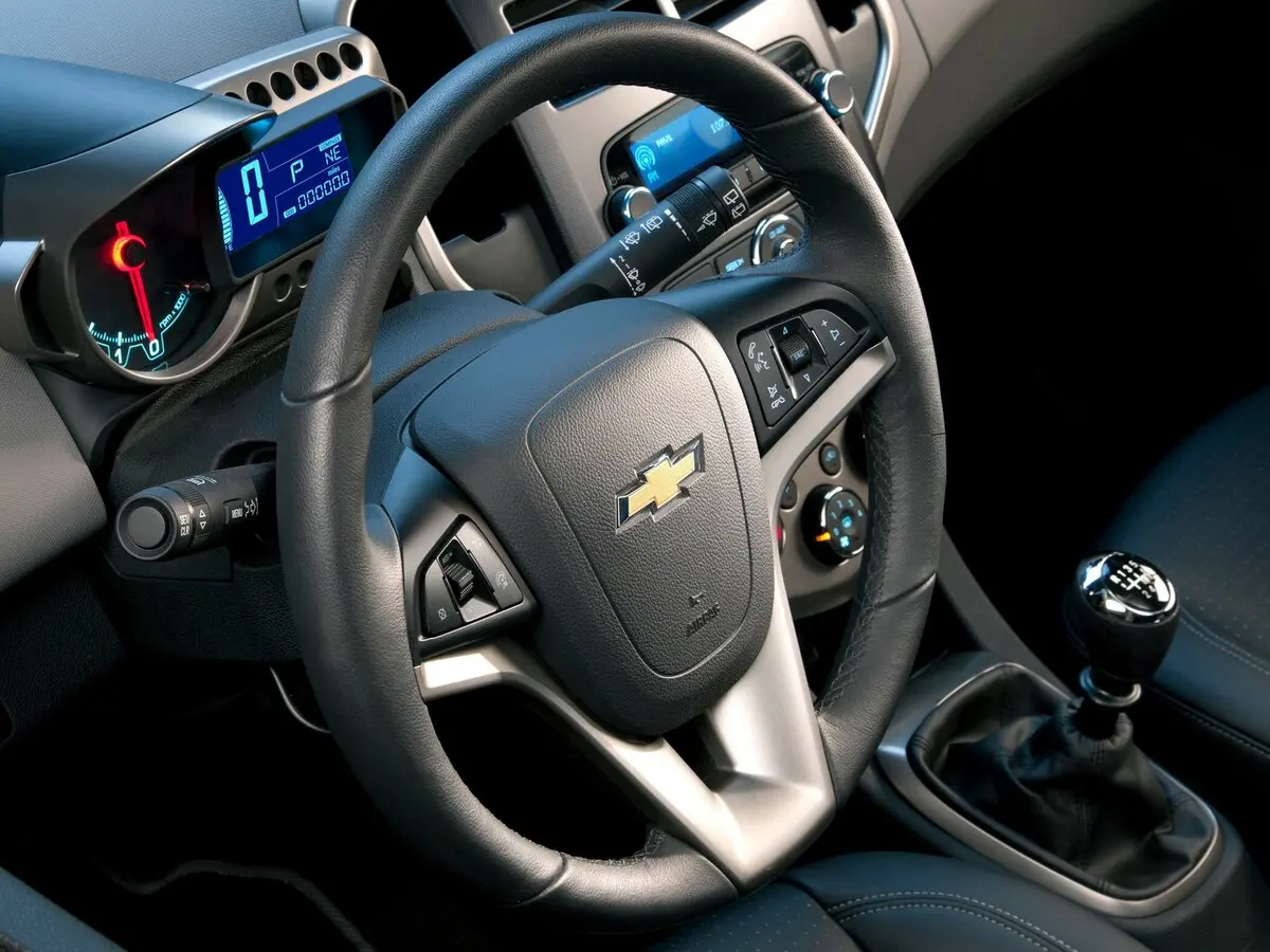 Chevrolet Sonic I Хэтчбек 5 дв. — сүрөт 8