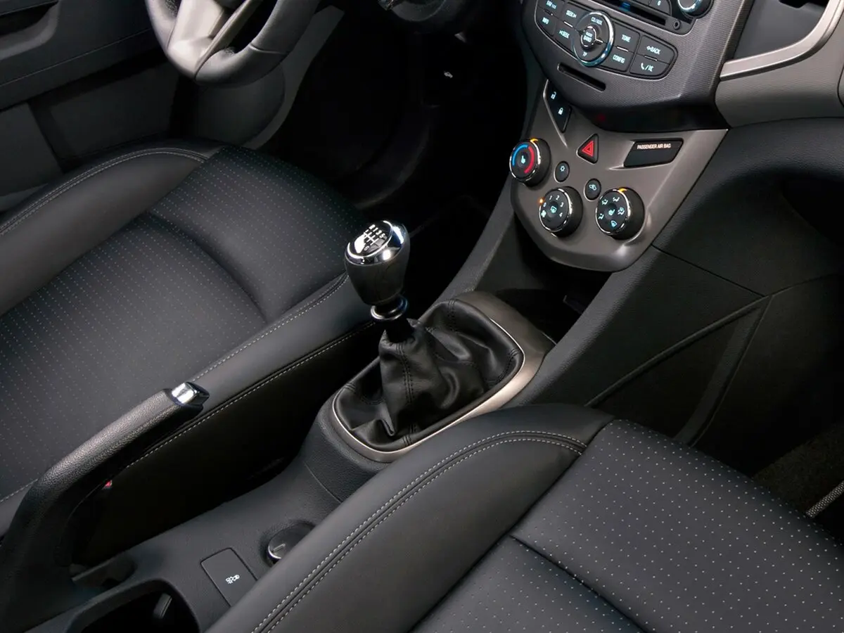 Chevrolet Sonic I Хэтчбек 5 дв. — сүрөт 10
