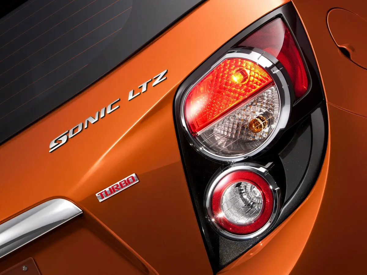 Chevrolet Sonic I Хэтчбек 5 дв. — сүрөт 13