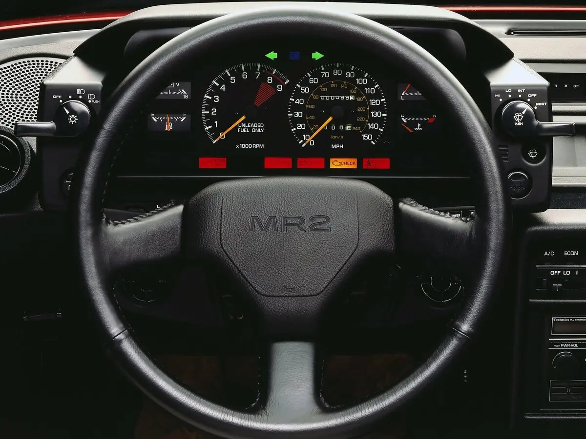 Toyota MR2 I (W10) Купе — фото 9