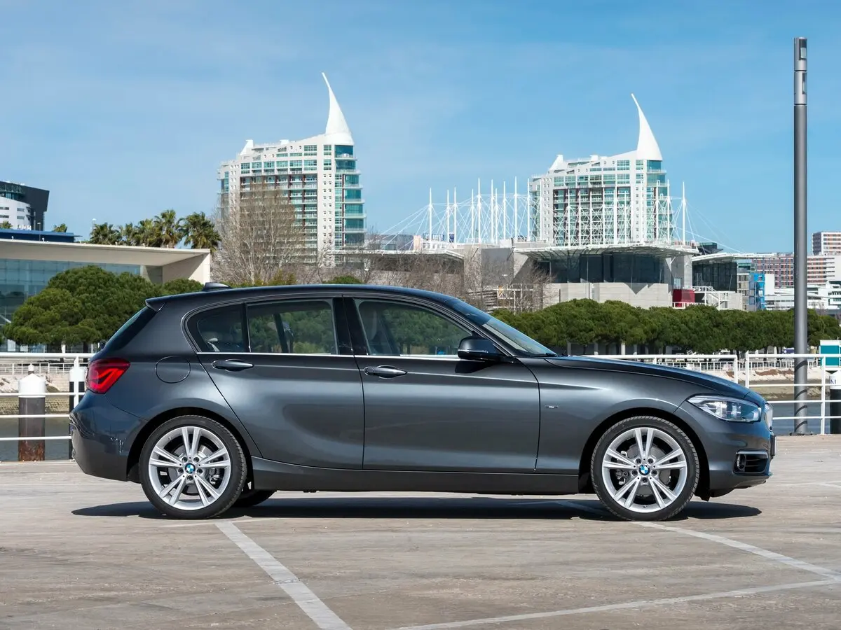 BMW 1 серии II (F20/F21) Рестайлинг Хэтчбек 5 дв. — 照片 2