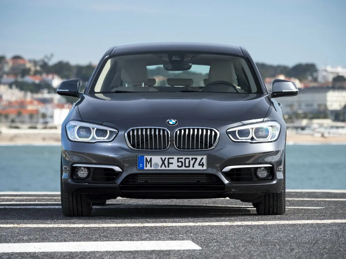 BMW 1 серии II (F20/F21) Рестайлинг Хэтчбек 5 дв. — 照片 3
