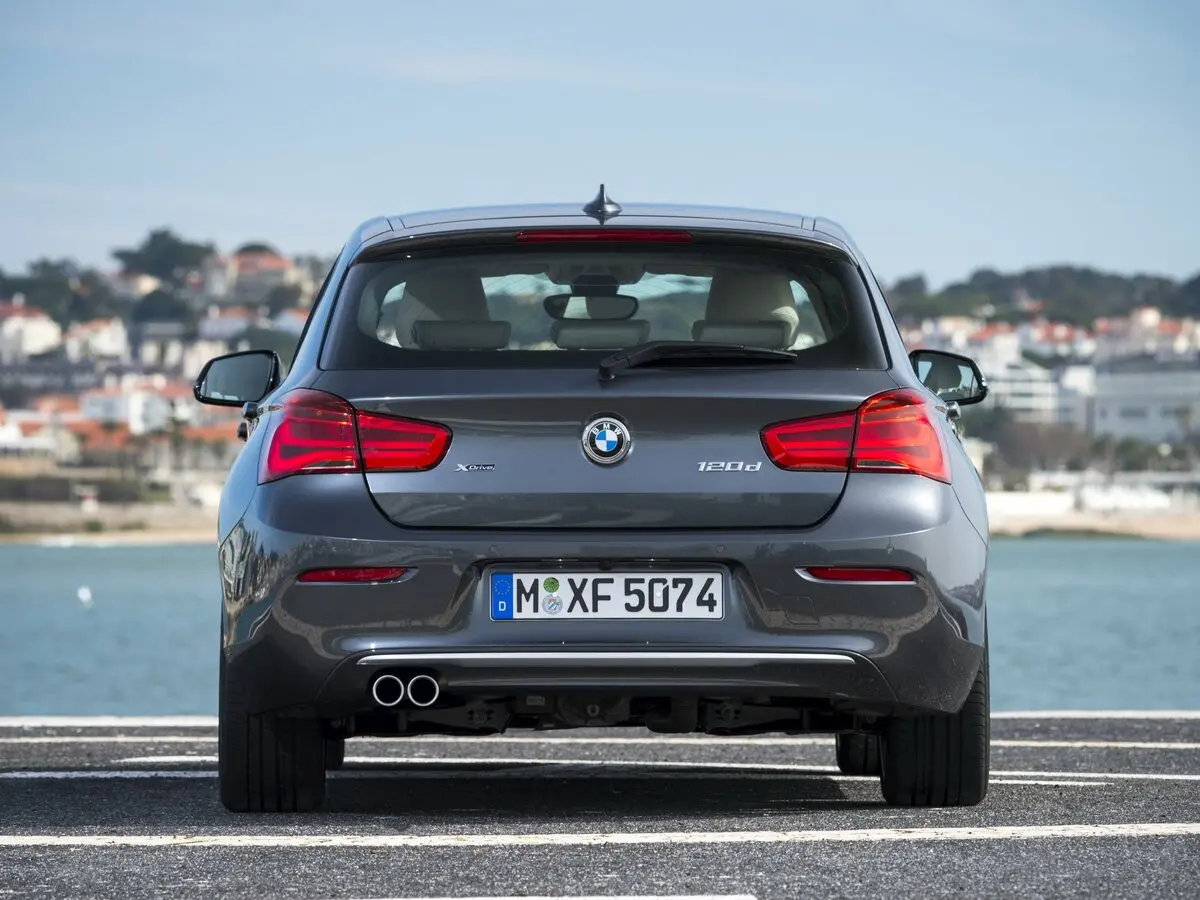 BMW 1 серии II (F20/F21) Рестайлинг Хэтчбек 5 дв. — 照片 4